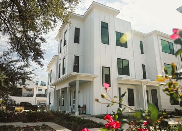 Home for sale at 543 McMonigal Place Unit BLDG. 3 in San Antonio, TX — photo 5