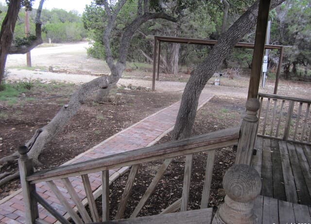 4-bedroom rental at 123 Frio in Bandera, TX — photo 2