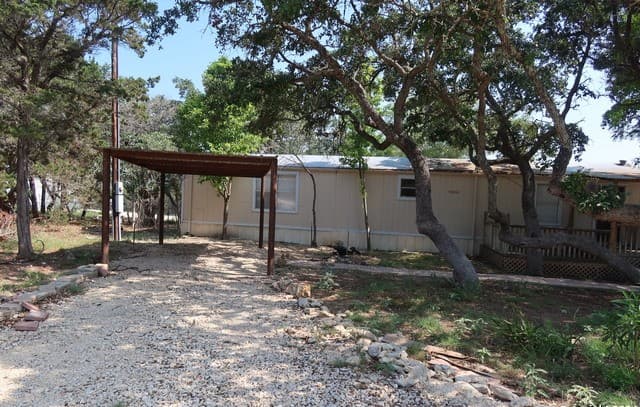 4-bedroom rental at 123 Frio in Bandera, TX — photo 4