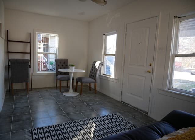 1-bedroom rental at 1820 Ruiz in San Antonio, TX — photo 4