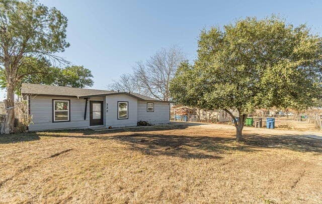 3-bedroom rental at 322 Rasa in San Antonio, TX — photo 2