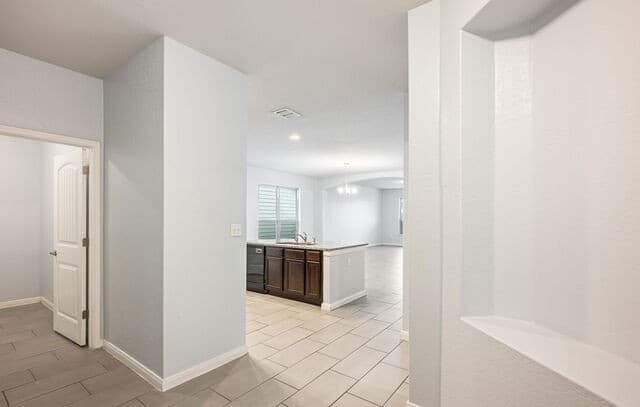 3-bedroom rental at 5903 Larkspur Valley in San Antonio, TX — photo 5