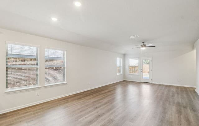 3-bedroom rental at 9909 Paladin Ridge in San Antonio, TX — photo 5
