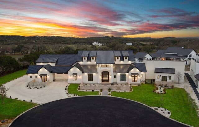 5-bedroom rental at 3 Bruce Welkin in Boerne, TX — photo 1