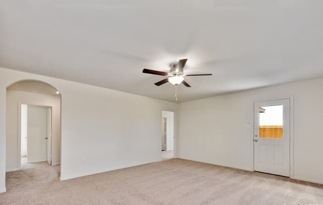 3-bedroom rental at 15115 Telfaire Meadow in Von Ormy, TX — photo 3
