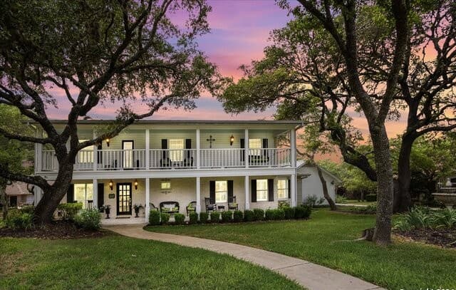 5-bedroom rental at 29715 Windchime Hill in Fair Oaks Ranch, TX — photo 4