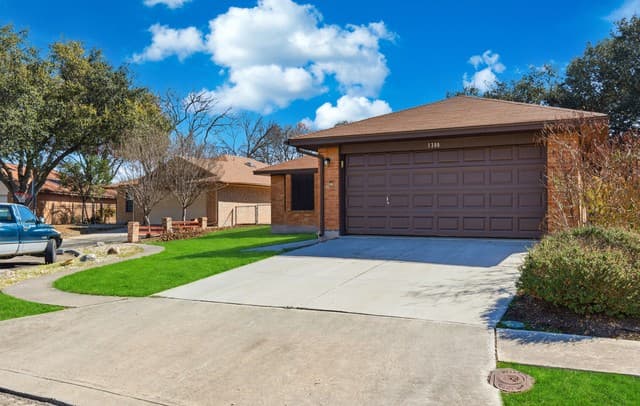 3-bedroom rental at 1300 Cyrus McCormick in Schertz, TX — photo 3