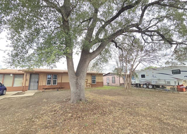 4-bedroom rental at 341 Longview in San Antonio, TX — photo 1