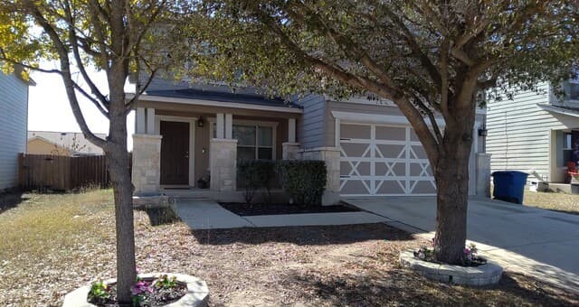 3-bedroom rental at 8755 Sunview Park in San Antonio, TX — photo 3