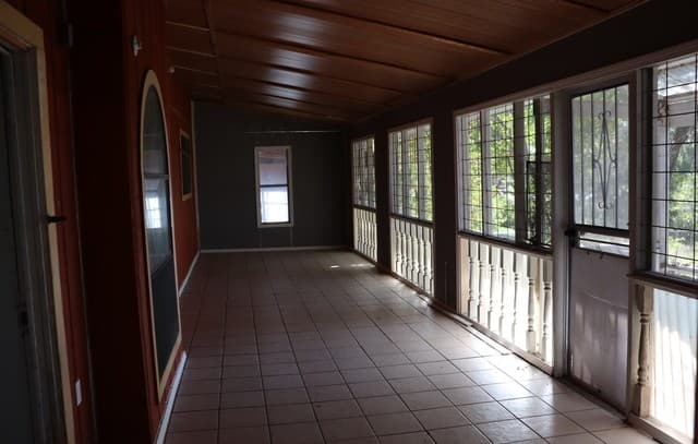 3-bedroom rental at 607 S. Hamilton Street in San Antonio, TX — photo 5