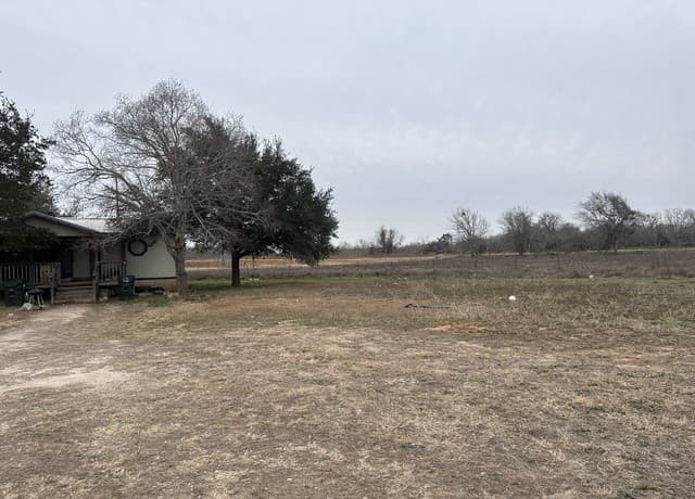 rental at 221 Fm 1107 in Stockdale, TX — photo 3