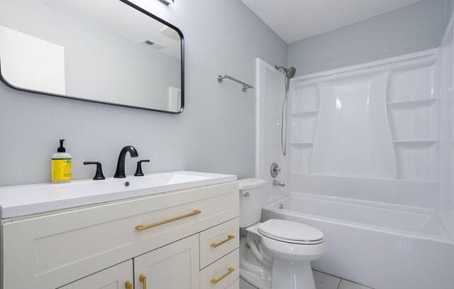3-bedroom rental at 5275 Meadow Rise Unit 5275 in San Antonio, TX — photo 2