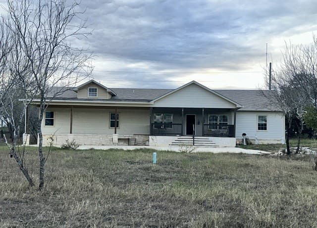 4-bedroom rental at 23185 Pleasanton in San Antonio, TX — photo 1