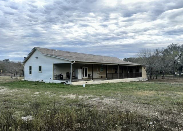 4-bedroom rental at 23185 Pleasanton in San Antonio, TX — photo 3