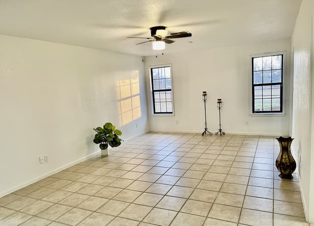 Home for sale at 5431 State Highway 173 in Devine, TX — photo 4