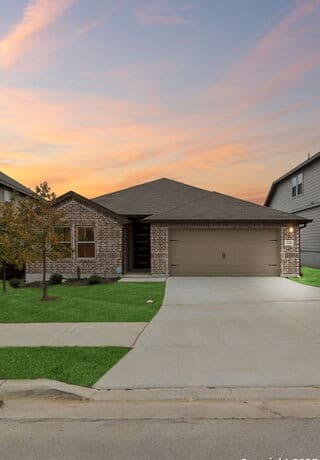 4-bedroom home for sale at 320 Shelton Pass in Cibolo TX