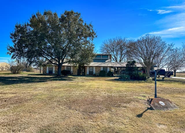 3-bedroom rental at 4911 Youngsford in Marion, TX — photo 1