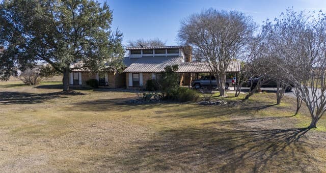 3-bedroom rental at 4911 Youngsford in Marion, TX — photo 2