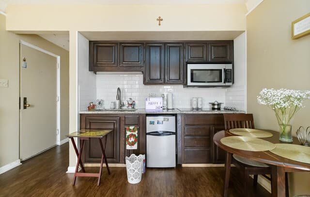 1-bedroom rental at 7701 Wurzbach Unit 308 in San Antonio, TX — photo 5