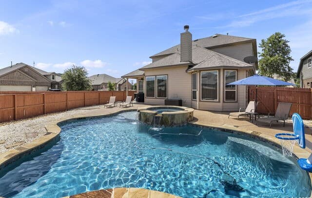 5-bedroom rental at 16107 La Madera Rio in Helotes, TX — photo 1