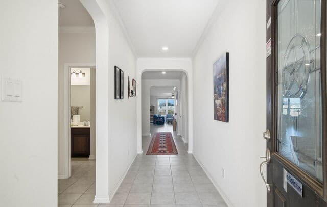 3-bedroom rental at 5103 Devanado in San Antonio, TX — photo 4