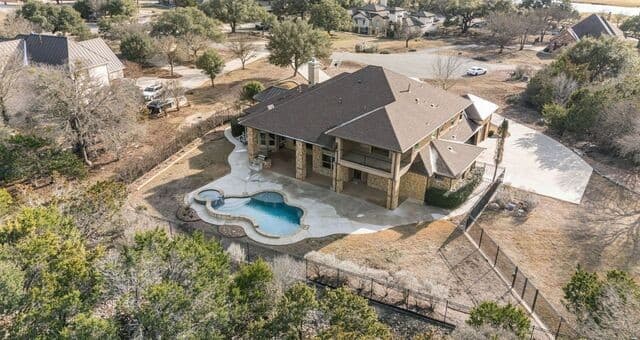 3-bedroom rental at 432 Redland Dr in Spring Branch, TX — photo 2