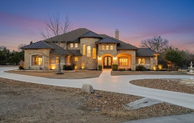 3-bedroom rental at 432 Redland Dr in Spring Branch, TX — photo 3
