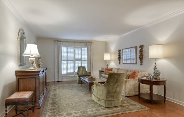 2-bedroom rental at 7815 Broadway Unit 401 in San Antonio, TX — photo 4