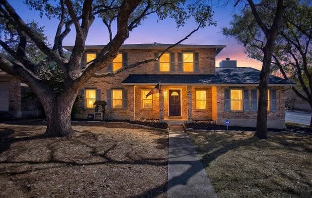 4-bedroom rental at 14802 Dancers Image in San Antonio, TX — photo 2