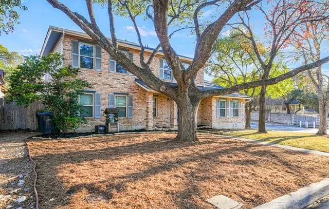 4-bedroom rental at 14802 Dancers Image in San Antonio, TX — photo 3
