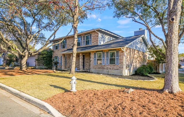 4-bedroom rental at 14802 Dancers Image in San Antonio, TX — photo 4