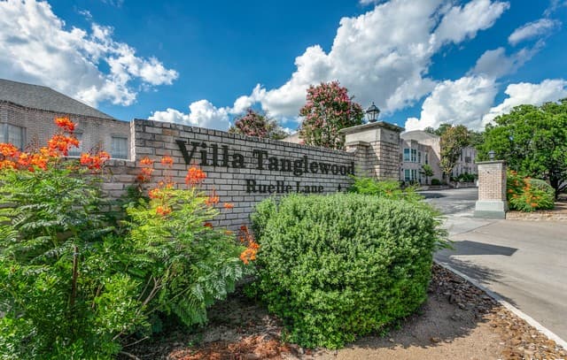 3-bedroom rental at 100 Lorenz Rd Unit 802 in San Antonio, TX — photo 2