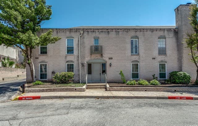 3-bedroom rental at 100 Lorenz Rd Unit 802 in San Antonio, TX — photo 3