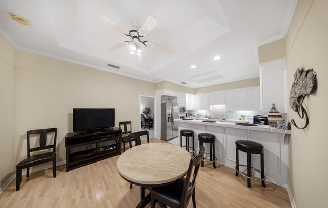 2-bedroom rental at 8000 Donore Unit 10 in San Antonio, TX — photo 3