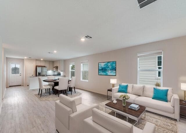 3-bedroom rental at 14111 Weir Place in San Antonio, TX — photo 2