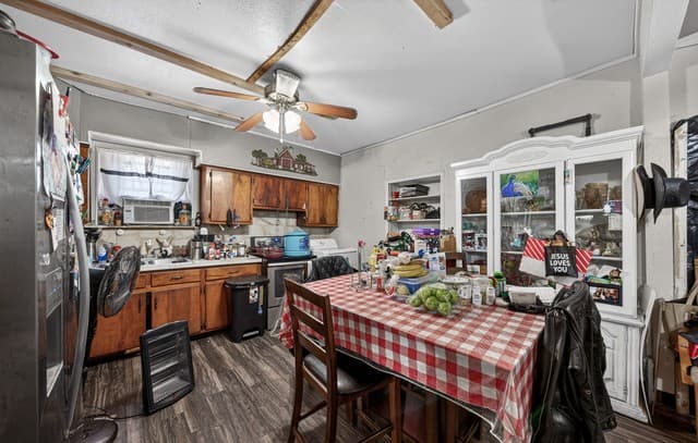 2-bedroom rental at 3515 El Paso in San Antonio, TX — photo 4