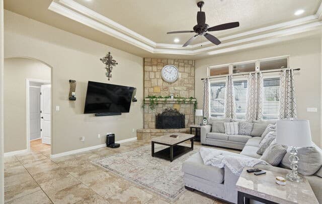 4-bedroom rental at 109 Bucks Ln in La Vernia, TX — photo 4
