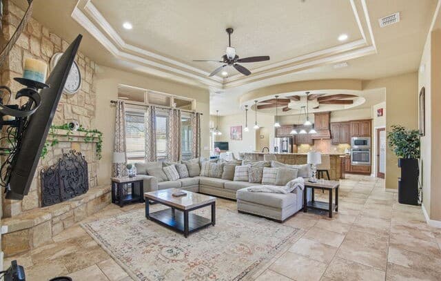 4-bedroom rental at 109 Bucks Ln in La Vernia, TX — photo 5