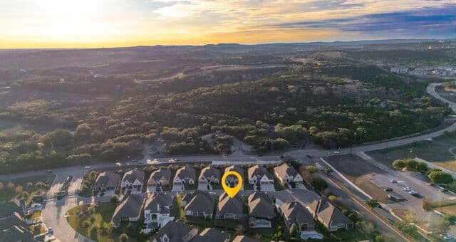 4-bedroom rental at 17918 Cantera Ct in San Antonio, TX — photo 5