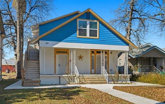 rental at 311 Castillo in San Antonio, TX — photo 2