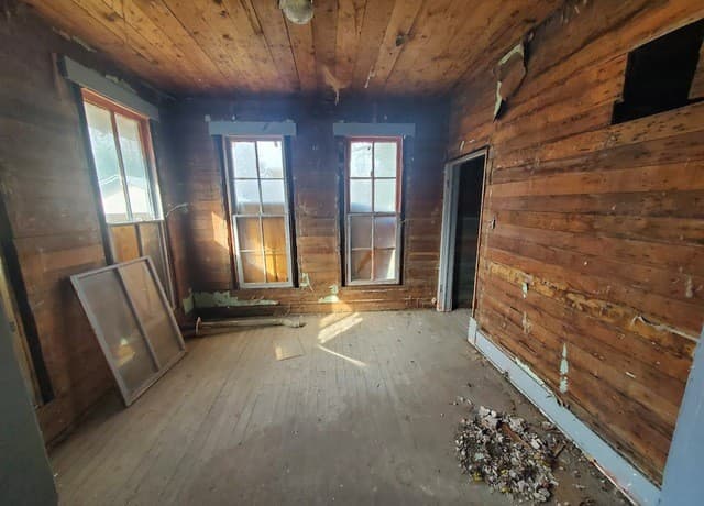 2-bedroom rental at 311 S Monumental Street in San Antonio, TX — photo 5