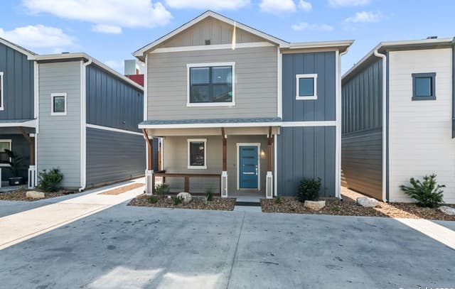 2-bedroom rental at 211 Utah St Unit 601 in San Antonio, TX — photo 1