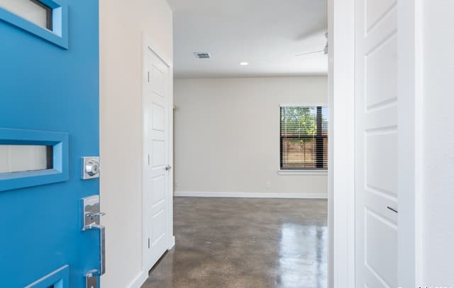 2-bedroom rental at 211 Utah St Unit 601 in San Antonio, TX — photo 3