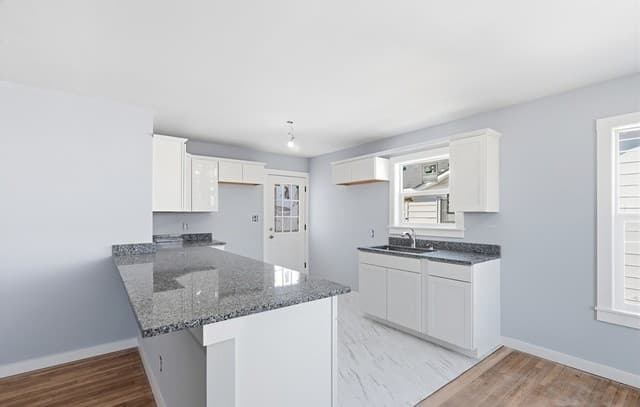 3-bedroom rental at 530 Mount Vernon Ct in San Antonio, TX — photo 4