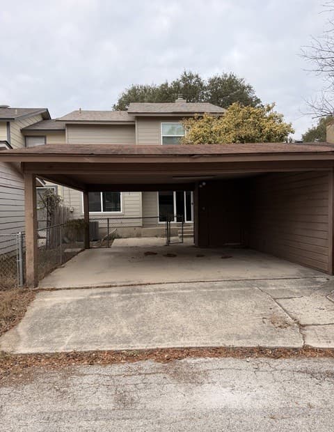 2-bedroom rental at 13606 Dutch Myrtle in San Antonio, TX — photo 1