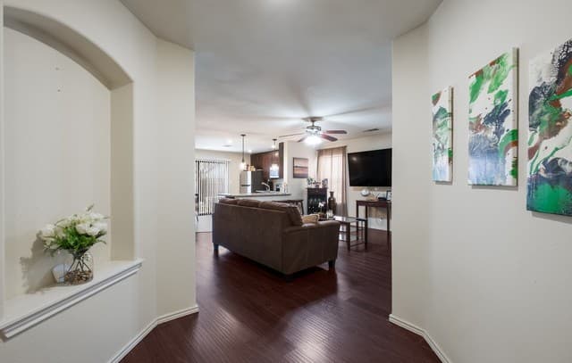 4-bedroom rental at 14306 Yellow Warbler in San Antonio, TX — photo 5