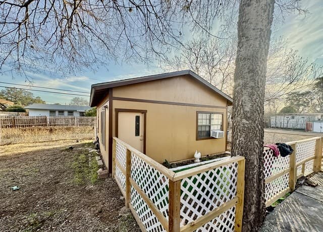 1-bedroom rental at 3722 Electra in San Antonio, TX — photo 2