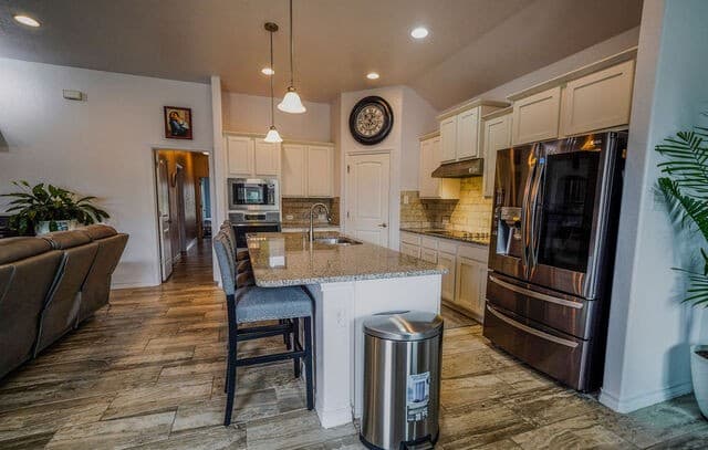 Home for sale at 104 Fairway in Floresville, TX — photo 3
