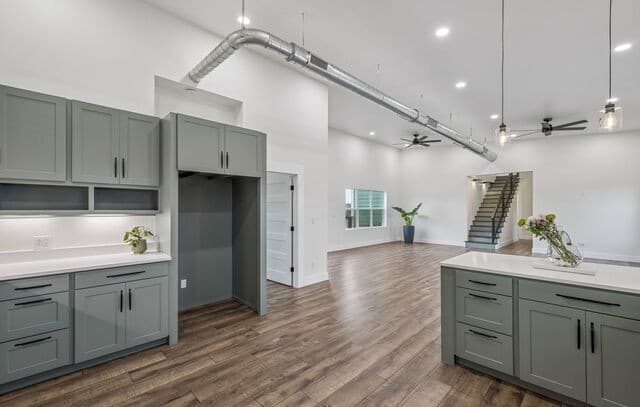 3-bedroom rental at 300 County Road 5781 in Castroville, TX — photo 4
