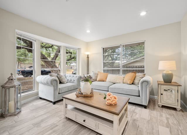 4-bedroom rental at 5302 Charter Oak in San Antonio, TX — photo 5